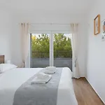Appartement Number One Vir