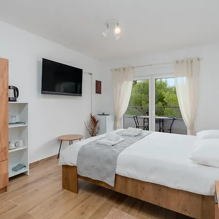 Number One Apartment Vir