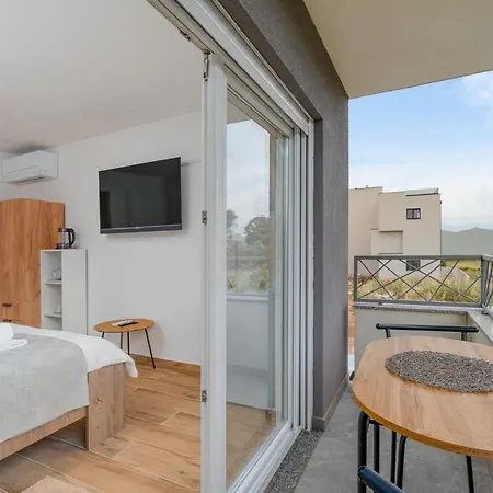 Number One Apartment *