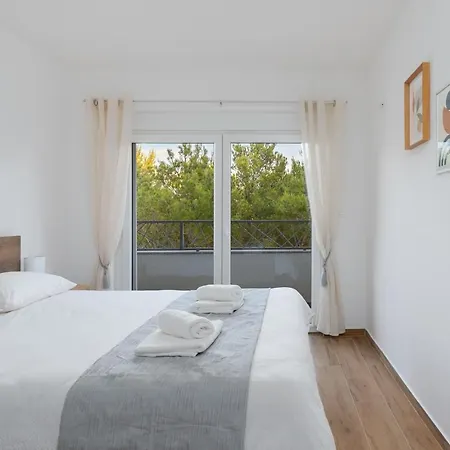 Apartamento Number One Vir