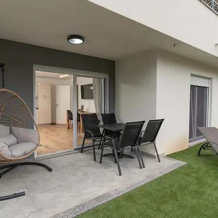 Apartamento Number One Vir