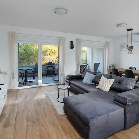 Number One Apartment *