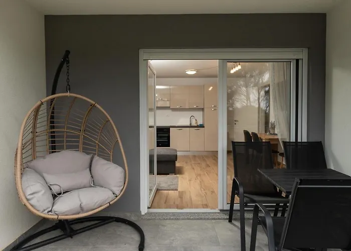 Number One アパート