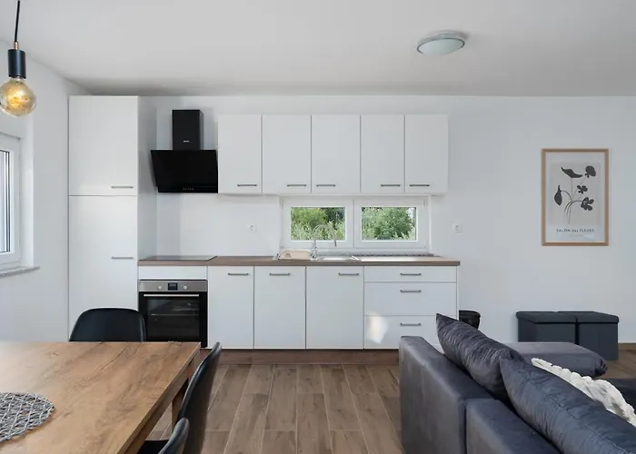 Number One アパート