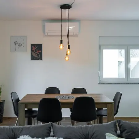 Apartament Number One Vir